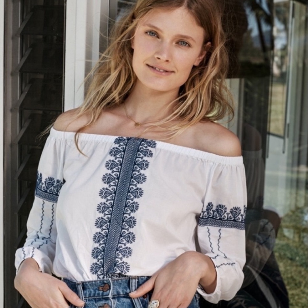 Madewell Folktale Off the Shoulder Embroidered
Cotton Top, White & Blue Small